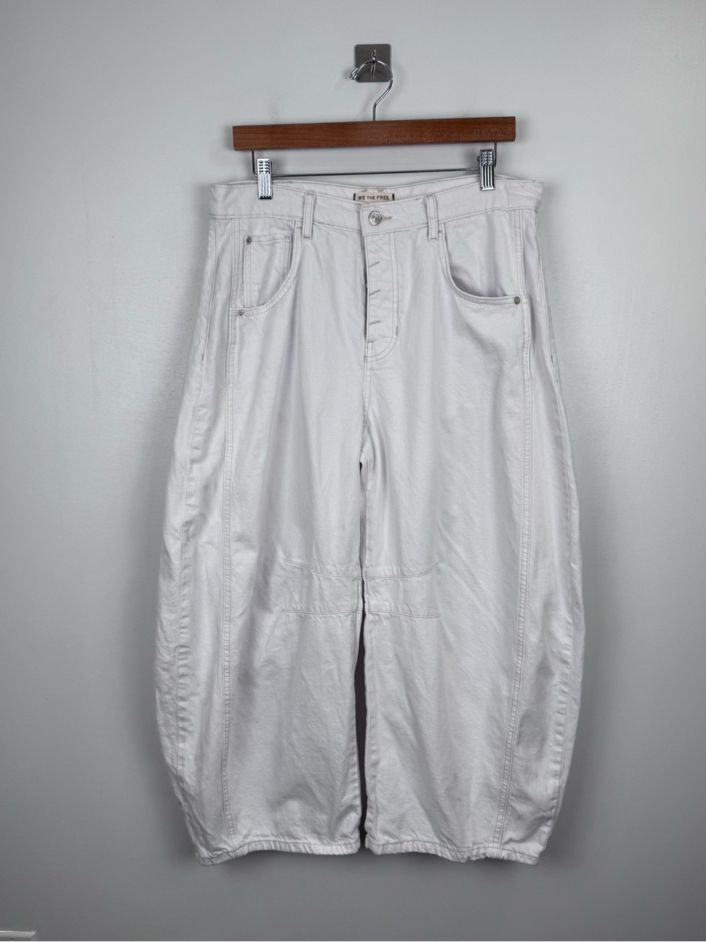 Free People Women Good Luck White Barrel Jean Size 30S